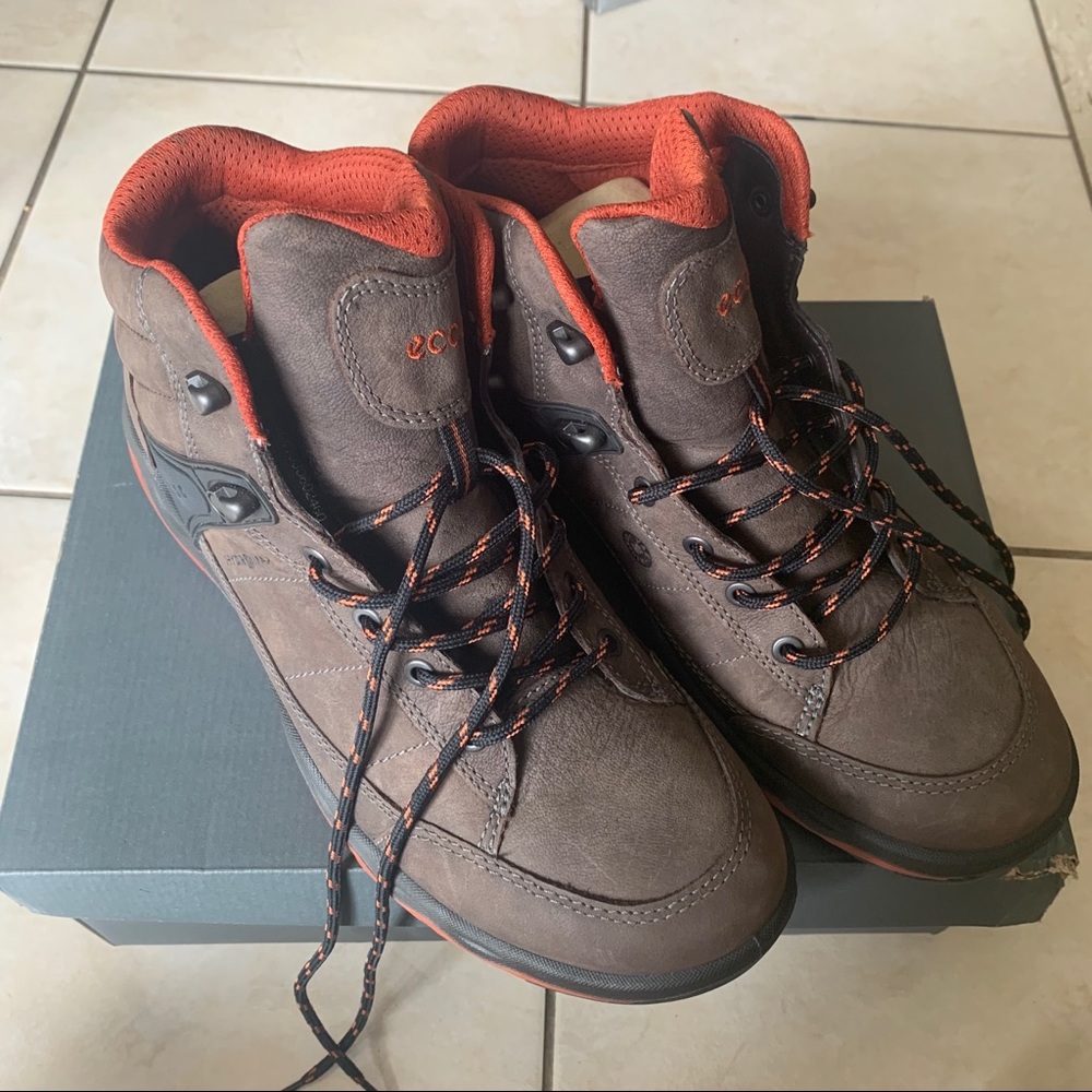 Ecco Ulterra Mid Boots